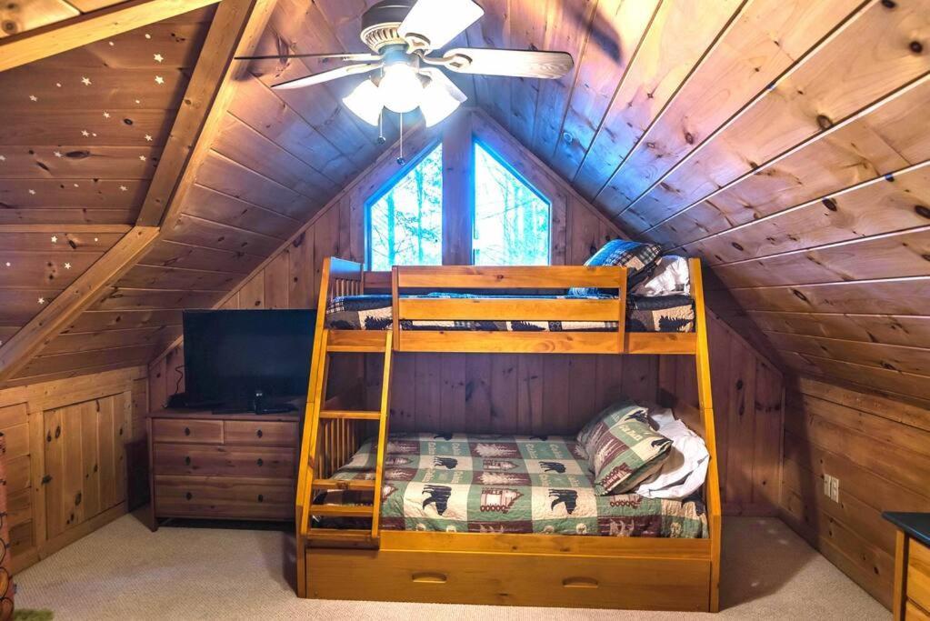 Private Creekside Cabin+Hot Tub,Pool Table, & Pets Ellijay Extérieur photo