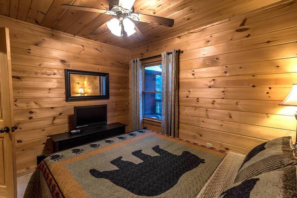 Private Creekside Cabin+Hot Tub,Pool Table, & Pets Ellijay Extérieur photo