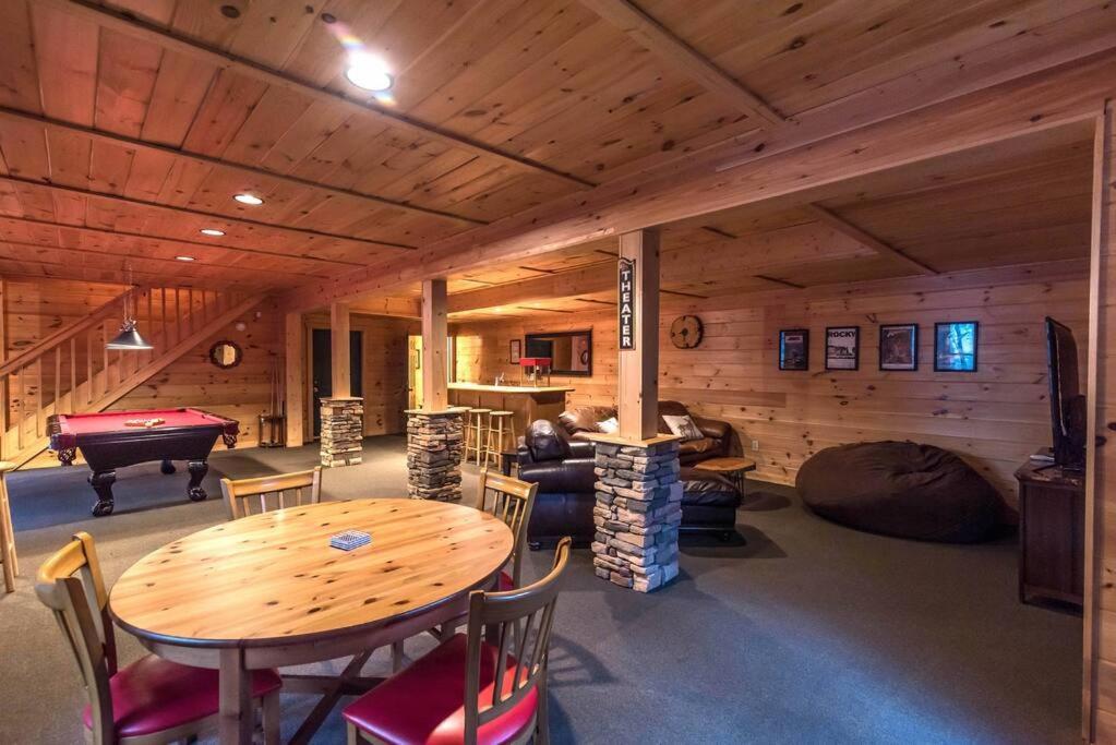 Private Creekside Cabin+Hot Tub,Pool Table, & Pets Ellijay Extérieur photo