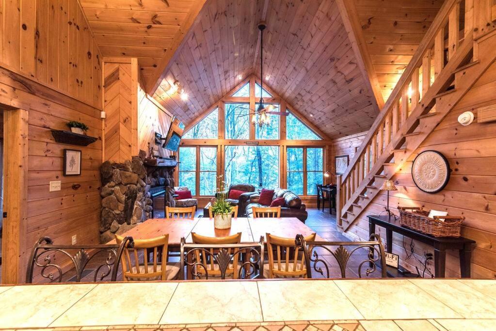 Private Creekside Cabin+Hot Tub,Pool Table, & Pets Ellijay Extérieur photo