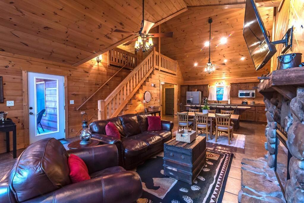 Private Creekside Cabin+Hot Tub,Pool Table, & Pets Ellijay Extérieur photo